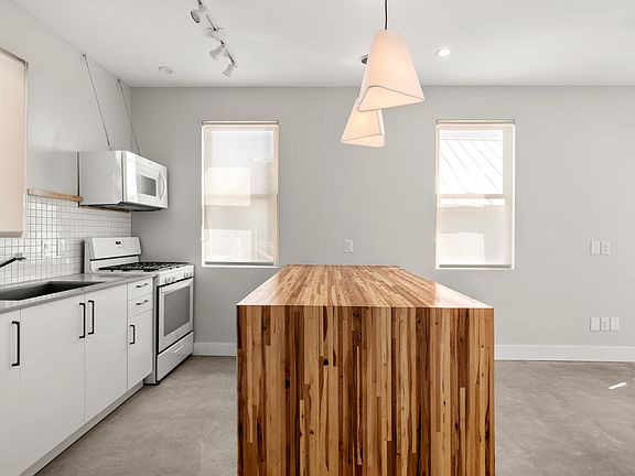 4th image of 120 Boston St #126-201