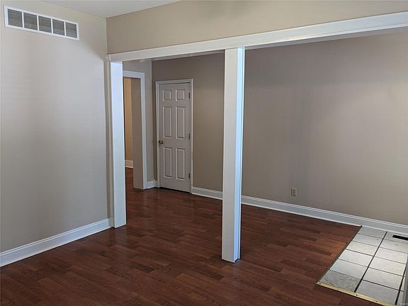 4th image of 3324 Halliday Ave