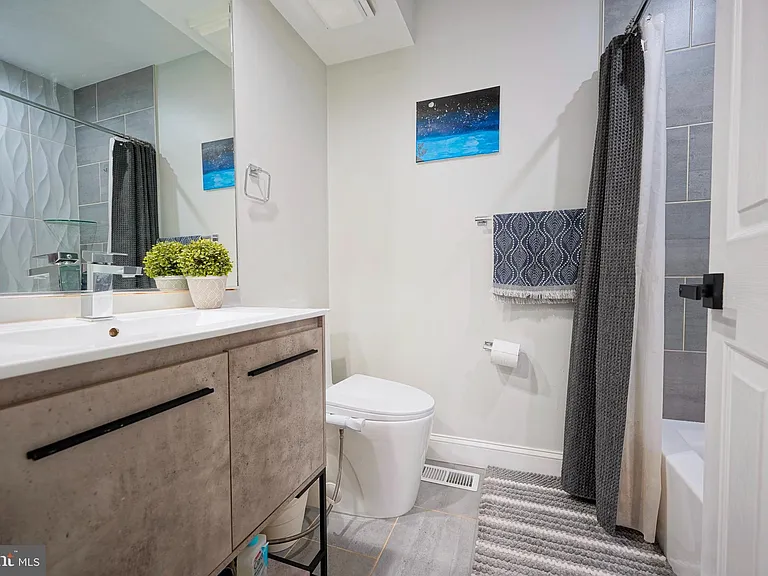 16 Buckingham Pl — Photo 26
