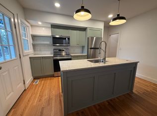 906 1/2 Canterbury Rd, Raleigh, NC 27607