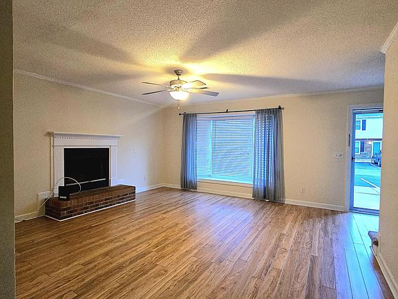 3rd image of 2700 Thackery Rd APT 31