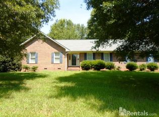 160 Creekside Dr, Angier, NC 27501