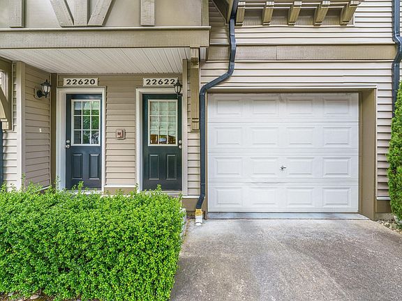 2nd image of 22622 NE Alder Crest Ln