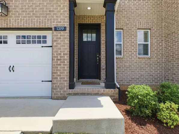 1319 Halter Park Dr, Gallatin, TN 37066