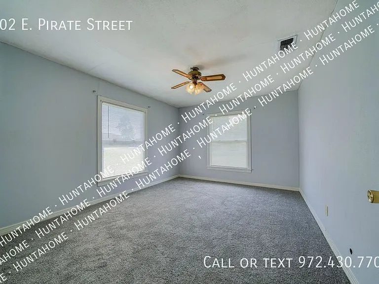 102 E Pirate St — Photo 13