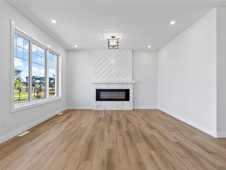 1st image of 208 Falcon Dr