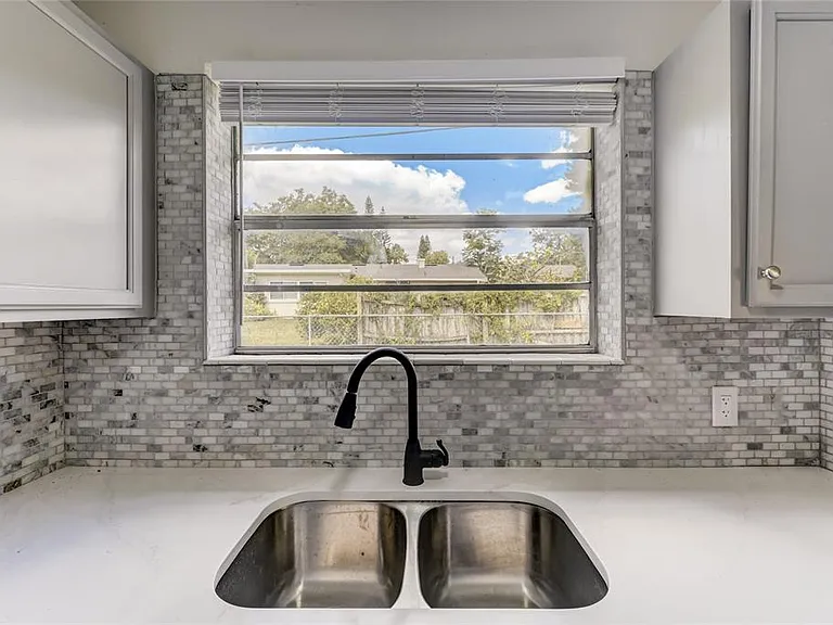 2600 S Crystal Lake Dr — Photo 12