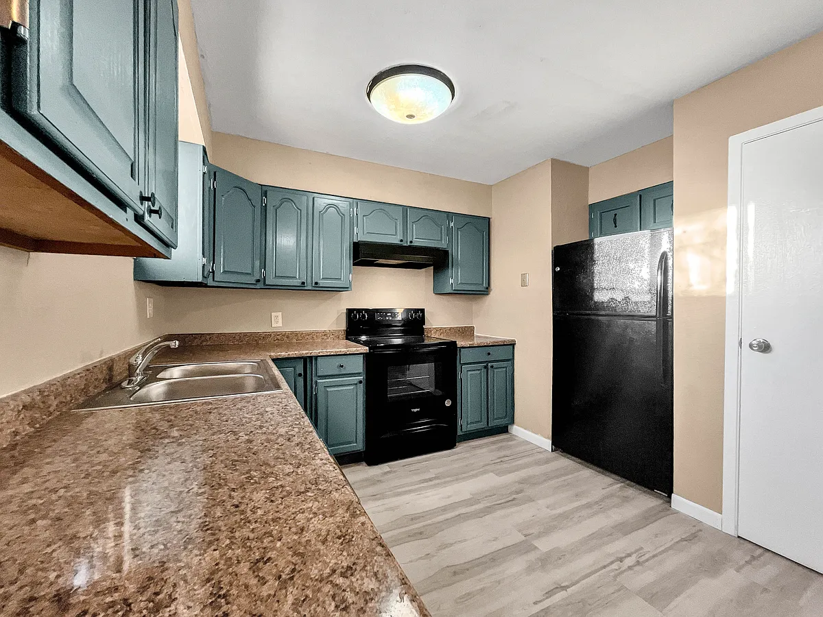 Building Photo - 1225 Karluk St #1