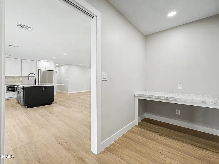 8440 E Palm Ln — Photo 10