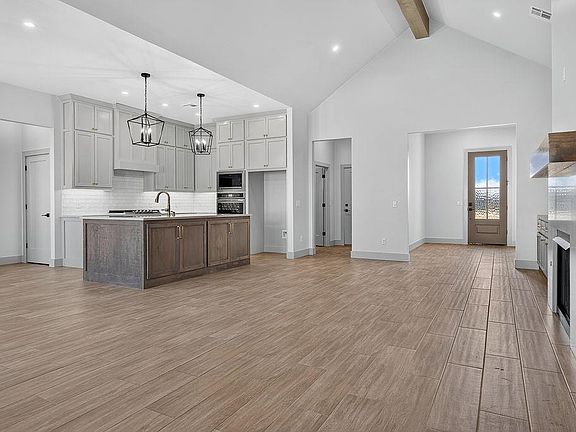 5th image of 709 Manzano Dr