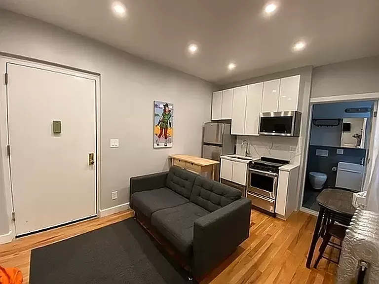 102 Convent Ave #2E — Photo 4