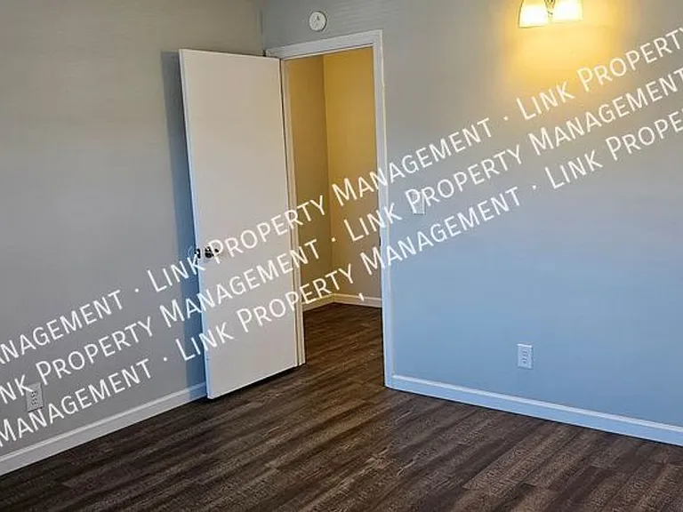 1638 Keeble St — Photo 14