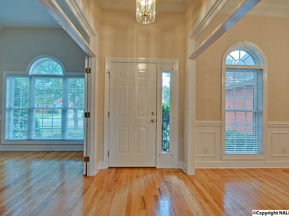3rd image of 2904 Southhurst Dr SE