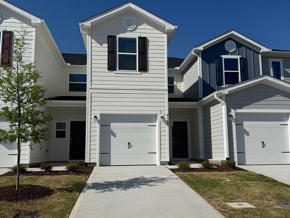 1st image of 2102 Oakdale Dr