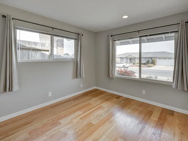 207 Valencia Dr — Photo 21