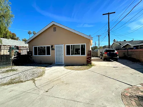 6946 Gentry Ave Photo 1