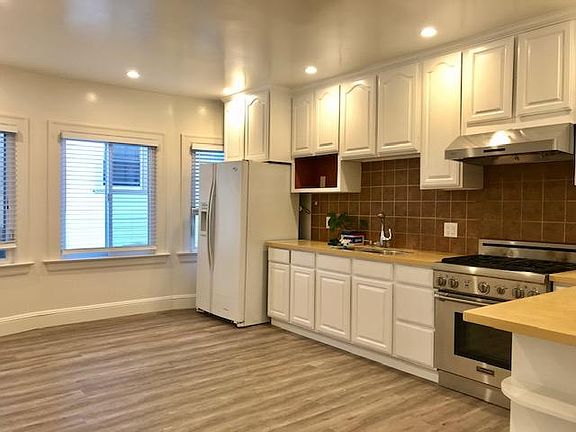 4th image of 25 Moneta Way #A