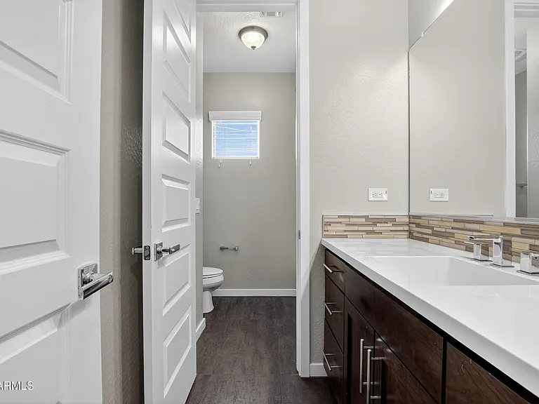 2350 W Gloria Ln — Photo 33