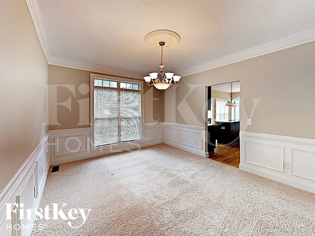 4 bed, 4.5 bath, 4220 sqft, $4,005 — Photo 4