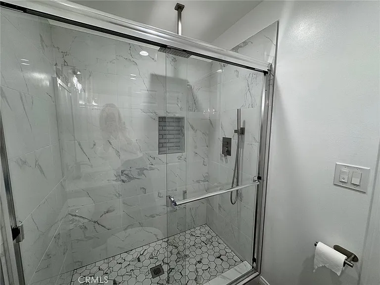 6838 Aura Ave — Photo 11