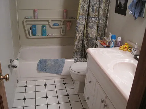 1683 Summit St — Photo 26