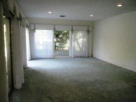 3rd image of 41 Bendwood Dr