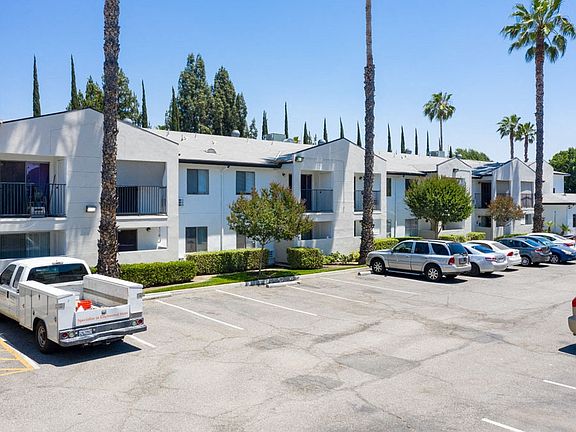3rd image of 1371 Parkside Dr APT 211