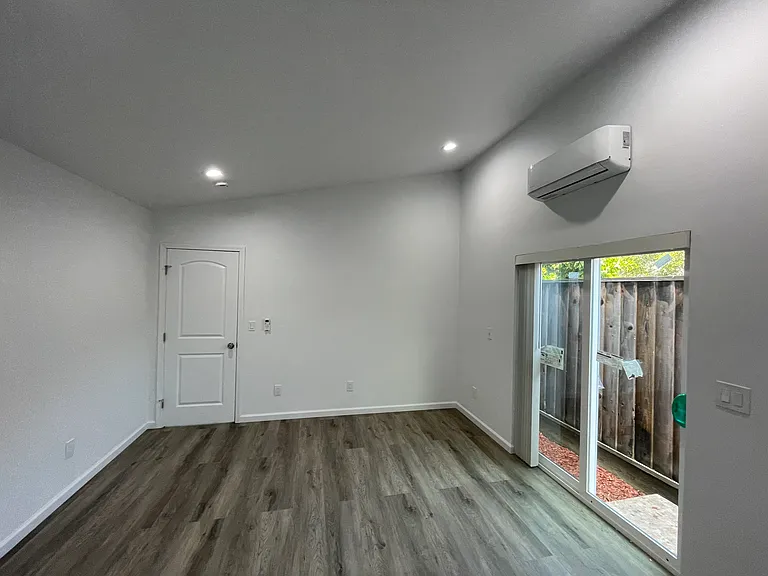 350 Hanson Ave #2 — Photo 15