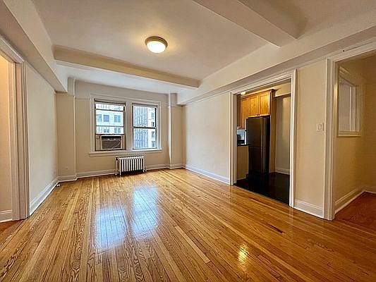 1st image of 25 E 10th St APT 10E