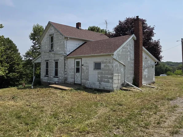 1355 Old Wagon Rd, Knoxville, IL 61448