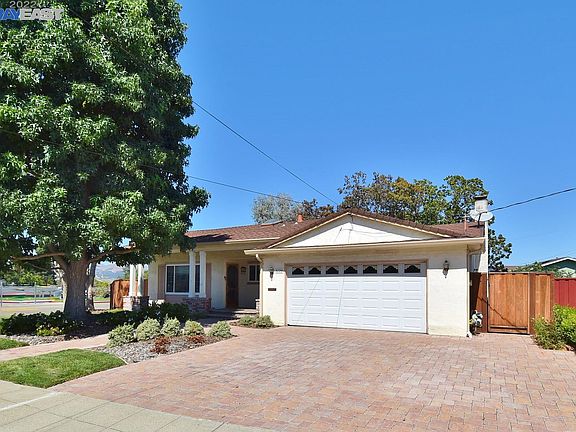 2nd image of 6729 Birch Ct