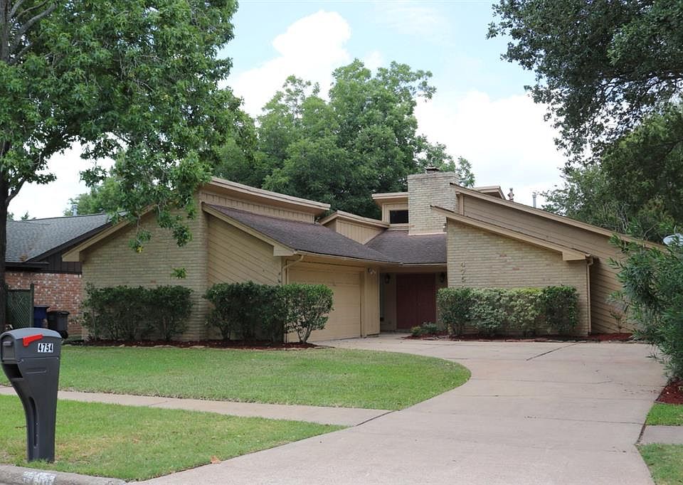1st image of 4754 Blueberry Hill Dr
