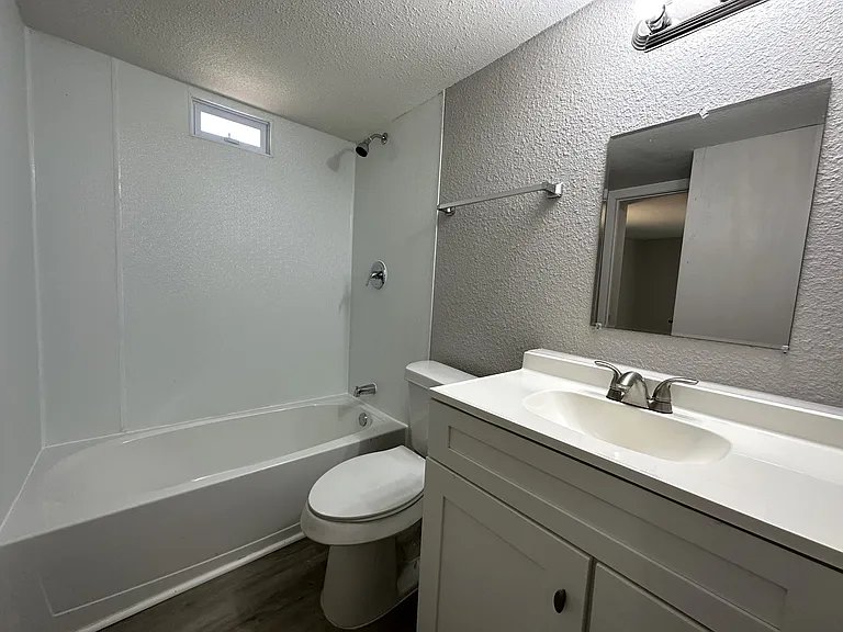 87 Paris Dr — Photo 9