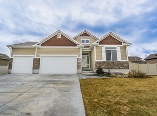 5662 N Scarlet Horizon St, Stansbury Park, UT 84074