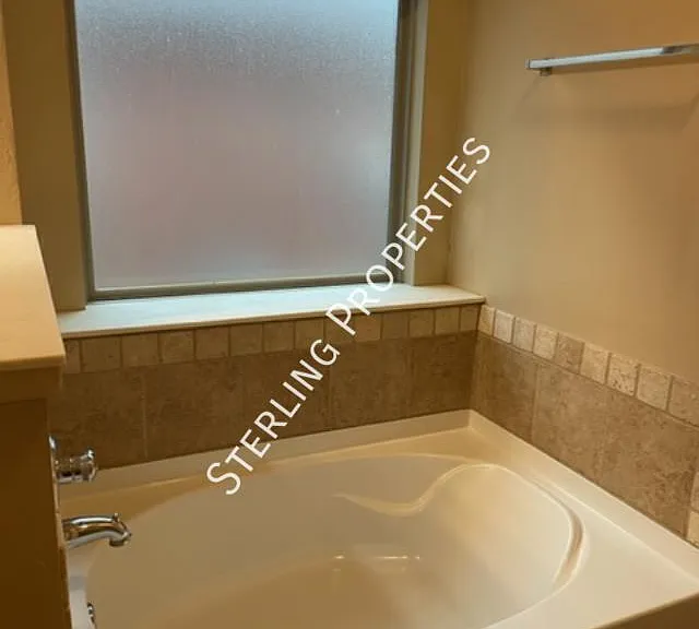 401 Durkee Rd — Photo 26