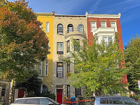 2nd image of 138 6th St NE