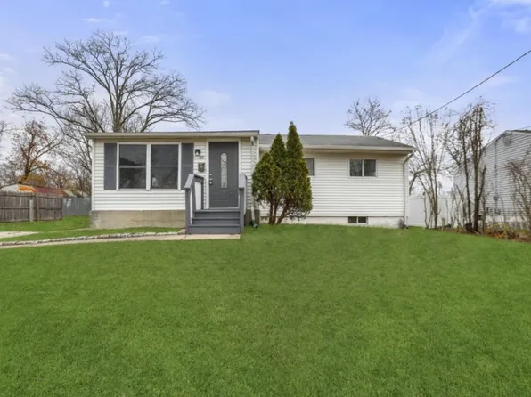 28 Brandies Rd, South Toms River, NJ 08757