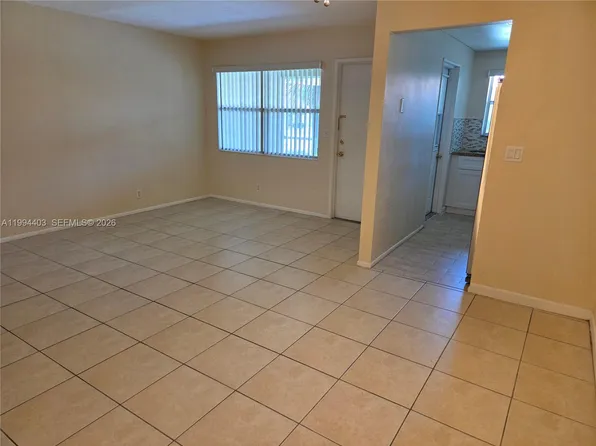 250 Layne Blvd APT 105, Hallandale, FL 33009