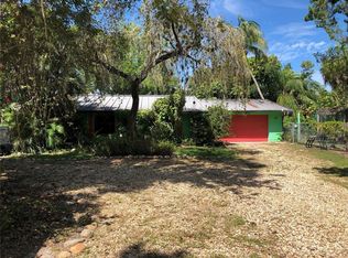 6833 Pine St, Longboat Key, FL 34228