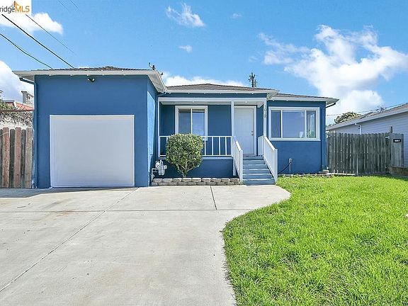 2nd image of 1012 Pine St