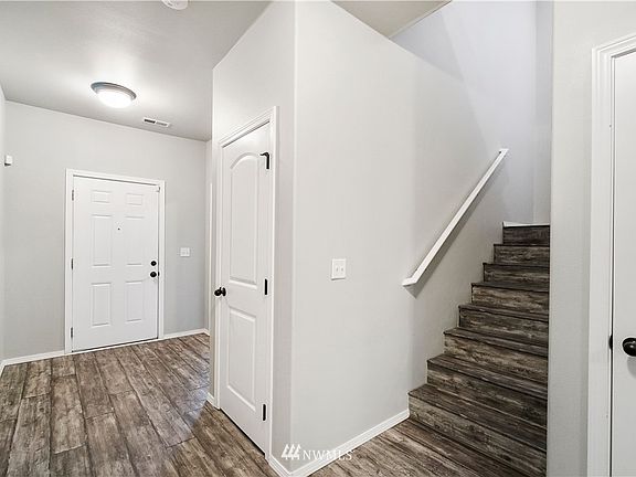 3rd image of 7705 181st St E