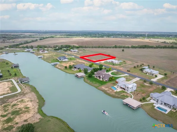 114 River Ranch Cir, Martindale, TX 78655