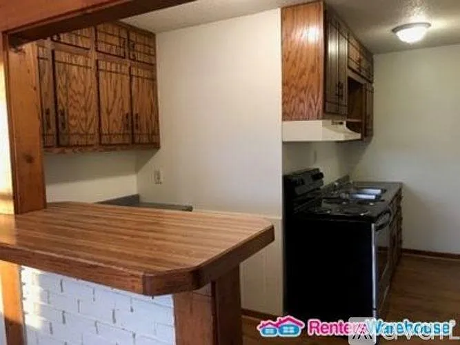 2911 Grand St NE #2 — Photo 11