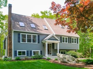 19 Prospect St, Upton, MA 01568
