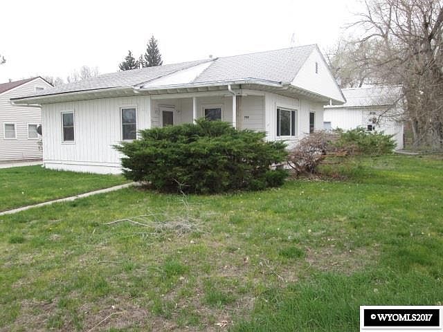 1st image of 702 S Linn St