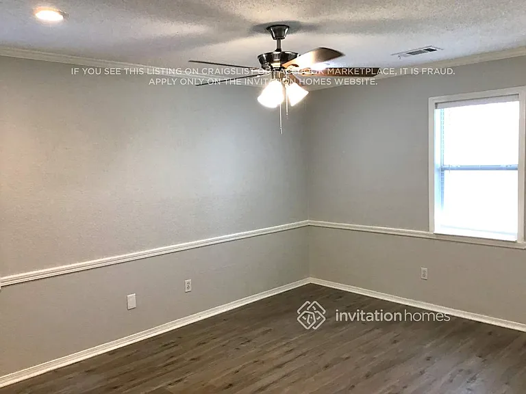 436 Lexington Ln — Photo 8