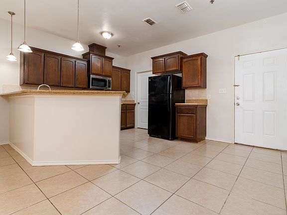 5th image of 1303 W Fig Ave #1
