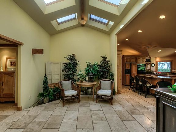 3rd image of 3095 Elderberry Dr S