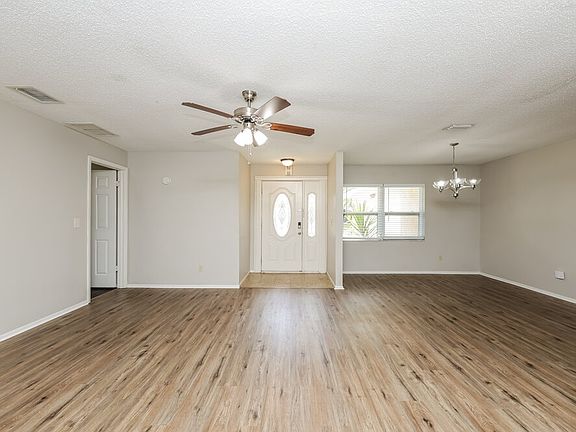 3rd image of 3610 Fairway Forest Dr