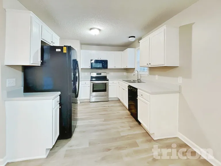 153 Cambridge Elm Dr — Photo 8